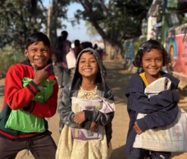 3_childeren_smiling